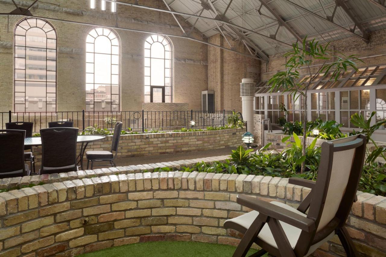 Delta Hotels By Marriott London Armouries Eksteriør bilde