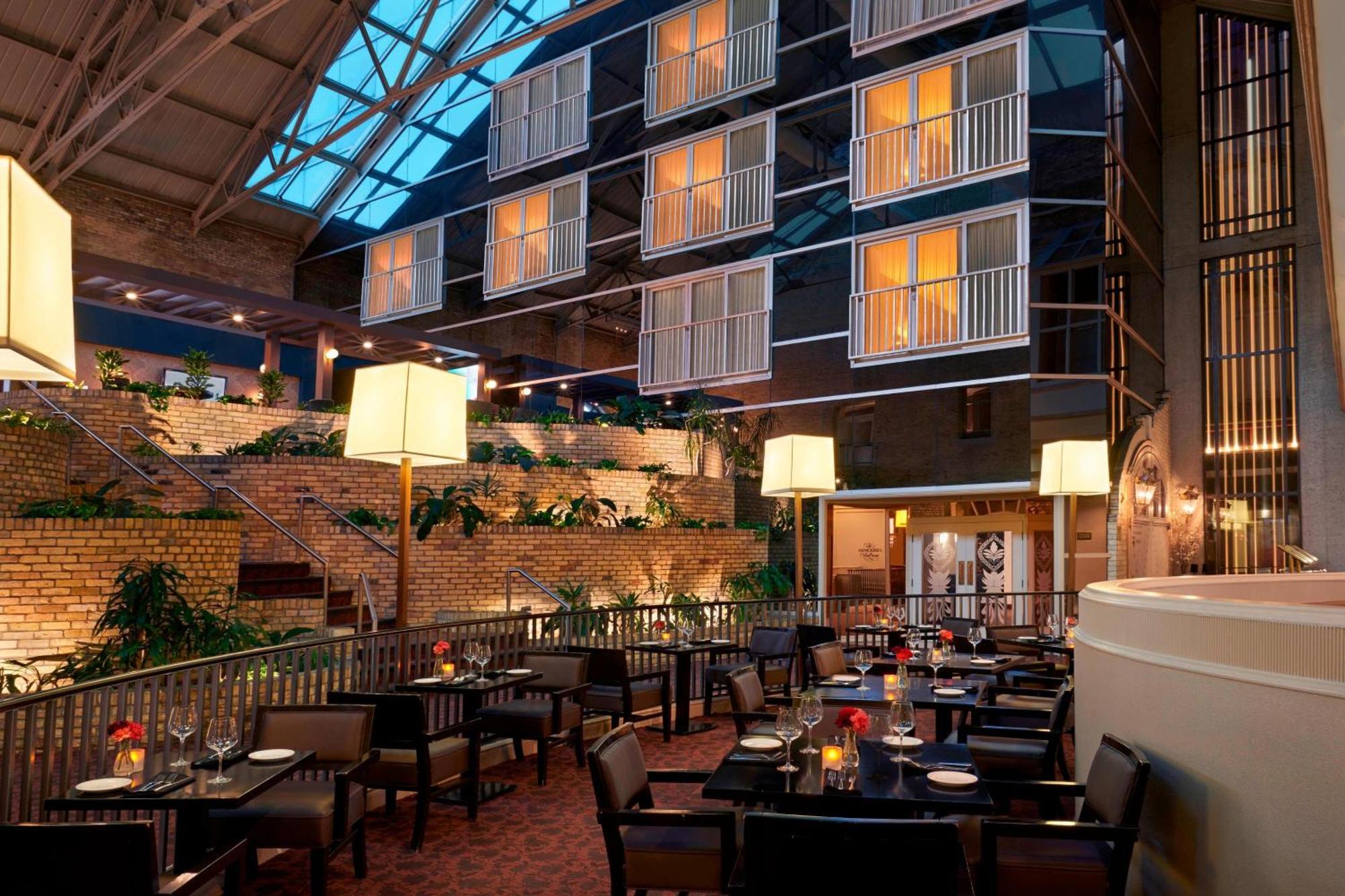 Delta Hotels By Marriott London Armouries Eksteriør bilde