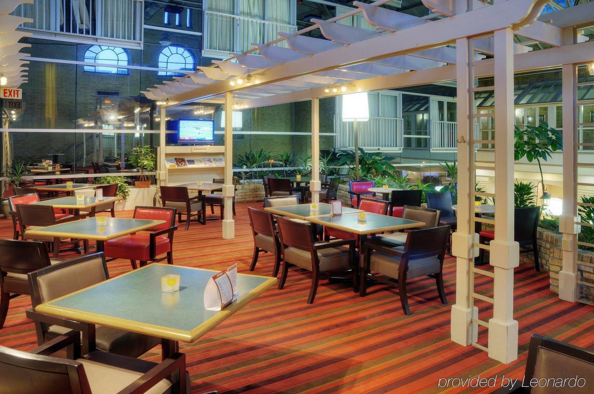 Delta Hotels By Marriott London Armouries Restaurant bilde